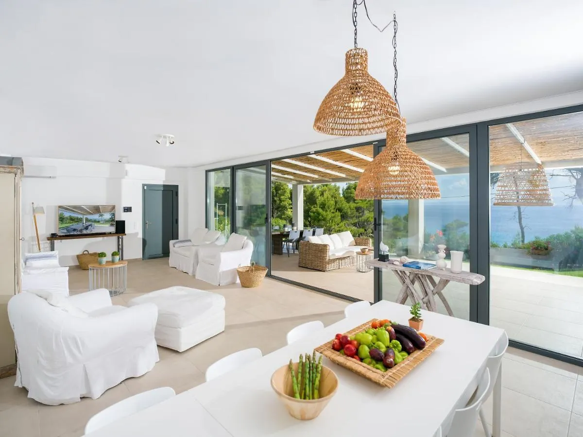 Dilean Luxury Villa Vourvourou